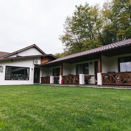 Отель Casa Tirol Blaj Экстерьер фото
