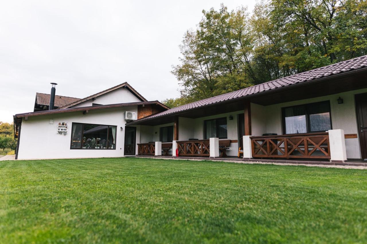 Отель Casa Tirol Blaj Экстерьер фото