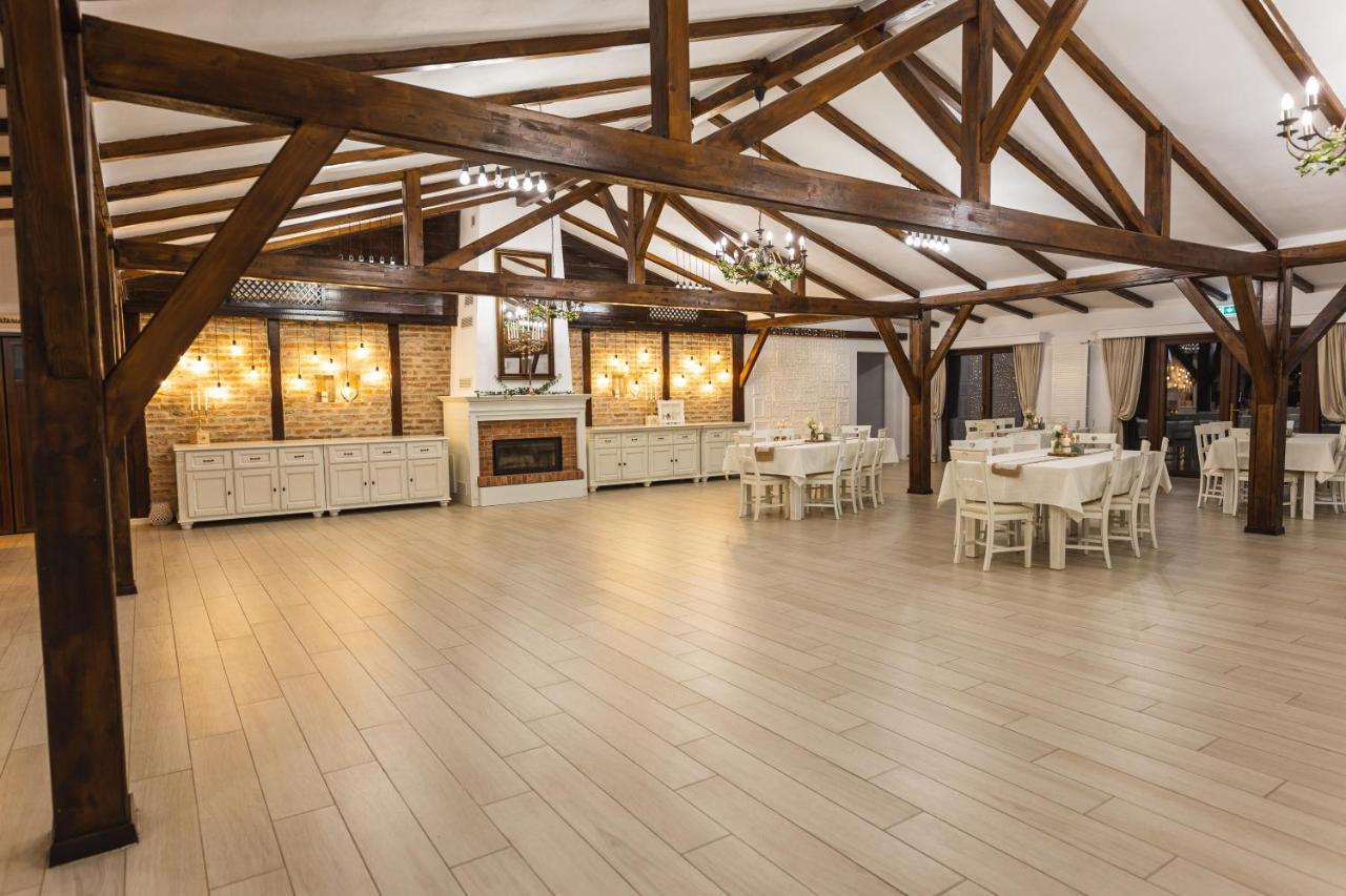 Отель Casa Tirol Blaj Экстерьер фото