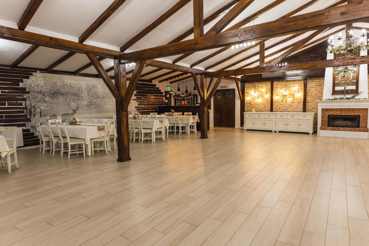 Отель Casa Tirol Blaj Экстерьер фото