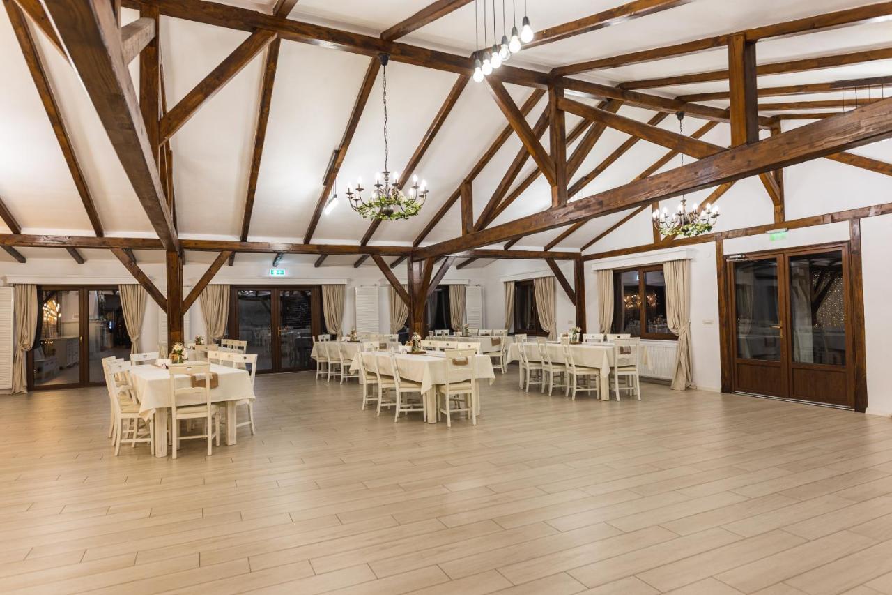 Отель Casa Tirol Blaj Экстерьер фото