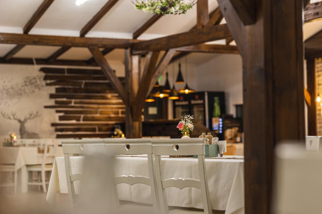 Отель Casa Tirol Blaj Экстерьер фото