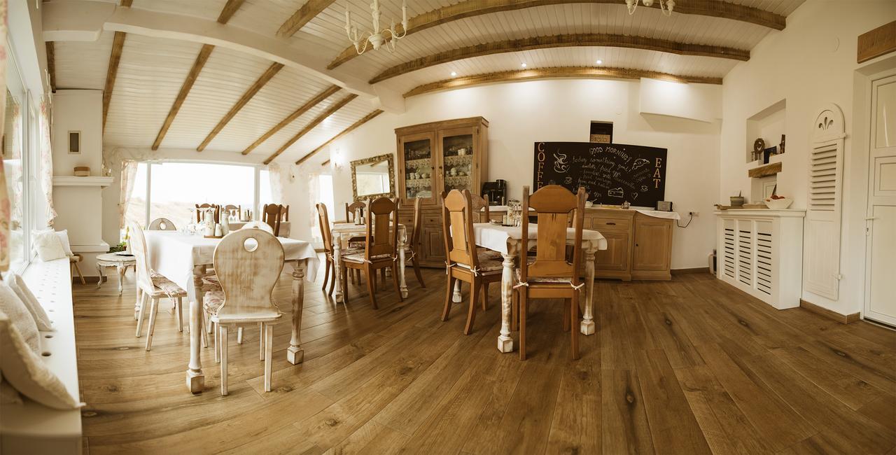 Отель Casa Tirol Blaj Экстерьер фото