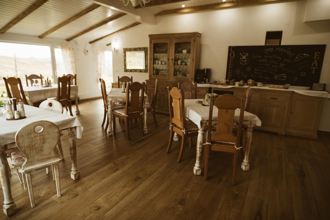 Отель Casa Tirol Blaj Экстерьер фото